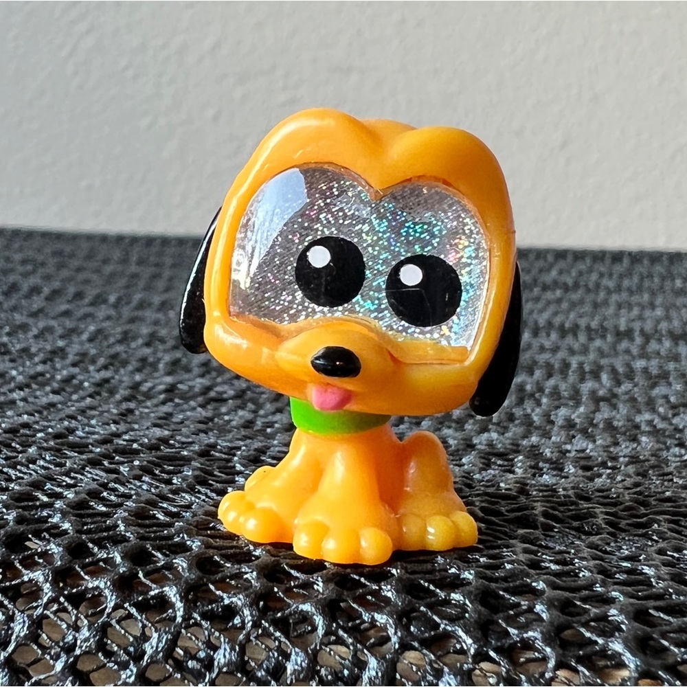 Disney Doorables Pluto Collectible Holographic Eyes Mini Figurine Toy 1.25”